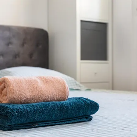 Poincare 2 Pieces Balcon Proche Juan-les-Pins