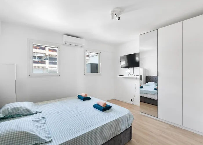 Poincare 2 Pièces Balcon Proche