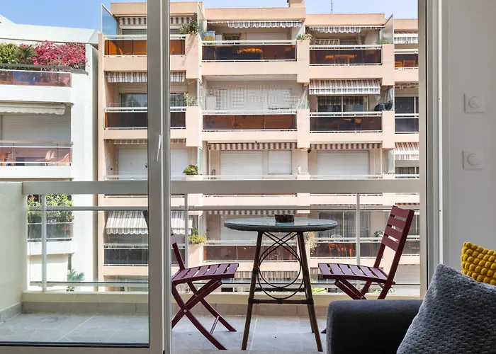 Poincare 2 Pièces Balcon Proche Appartamento