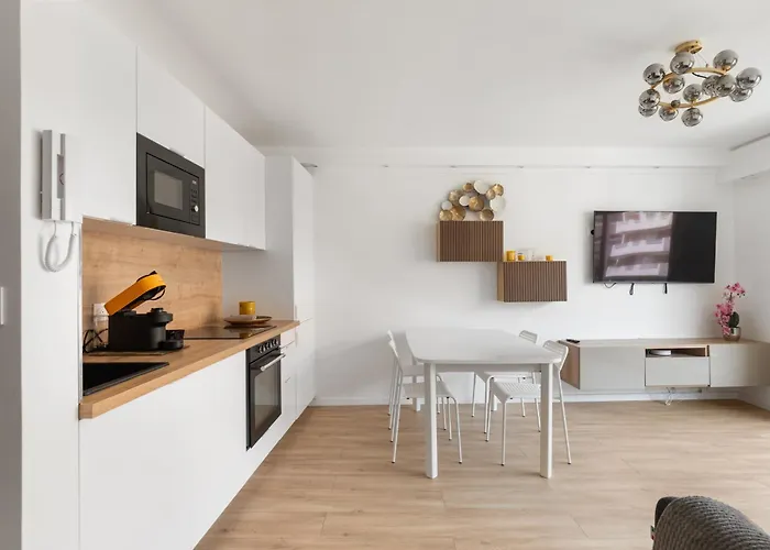 Poincare 2 Pièces Balcon Proche